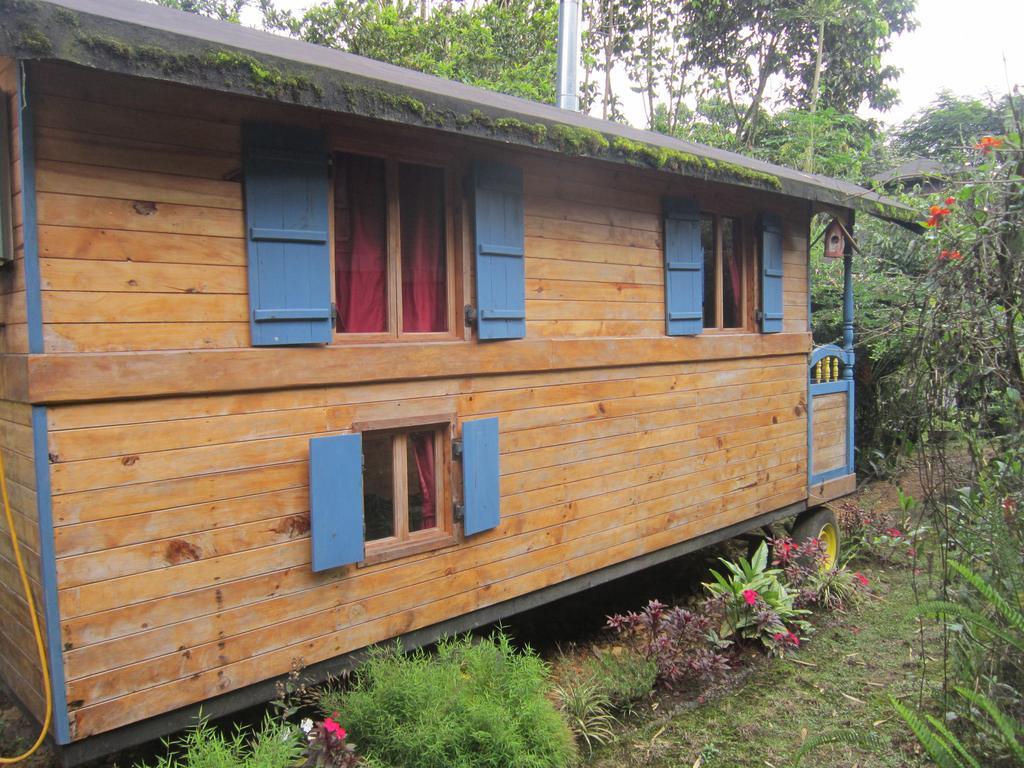 Hosteria La Roulotte - Mindo Ngoại thất bức ảnh